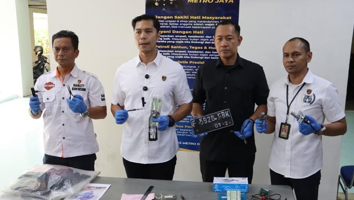Polres Depok Ringkus Enam Pelaku Pencurian Kendaraan Bermotor, Belasan Motor Diamankan