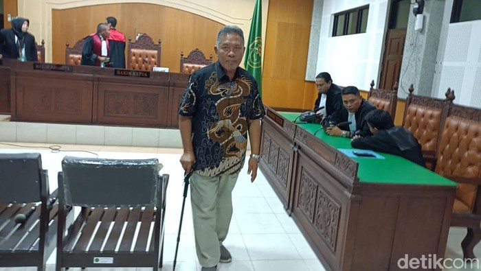 Kasus Korupsi Rp39 Miliar, Hukuman Eks Bupati Lombok Barat Dipangkas Jadi 5 Tahun Penjara