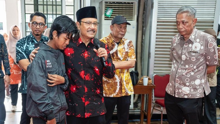 Mensos Tinjau SRMP 10 Bogor, Kisah Siswa yang Hampir Putus Sekolah Jadi Sorotan